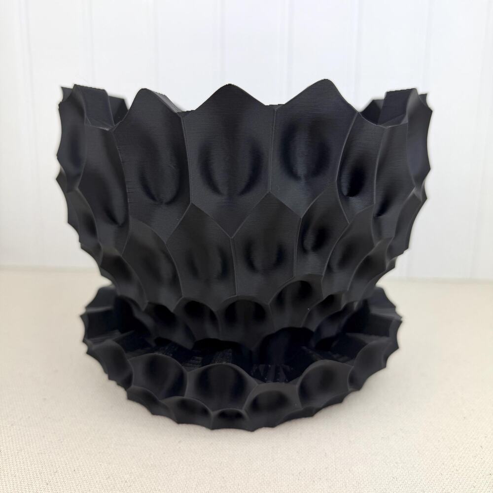 Bane Planter, Indoor Flower Pot, Tabletop Planter, Sculpted Geometric Pattern - Picture 3 of 11